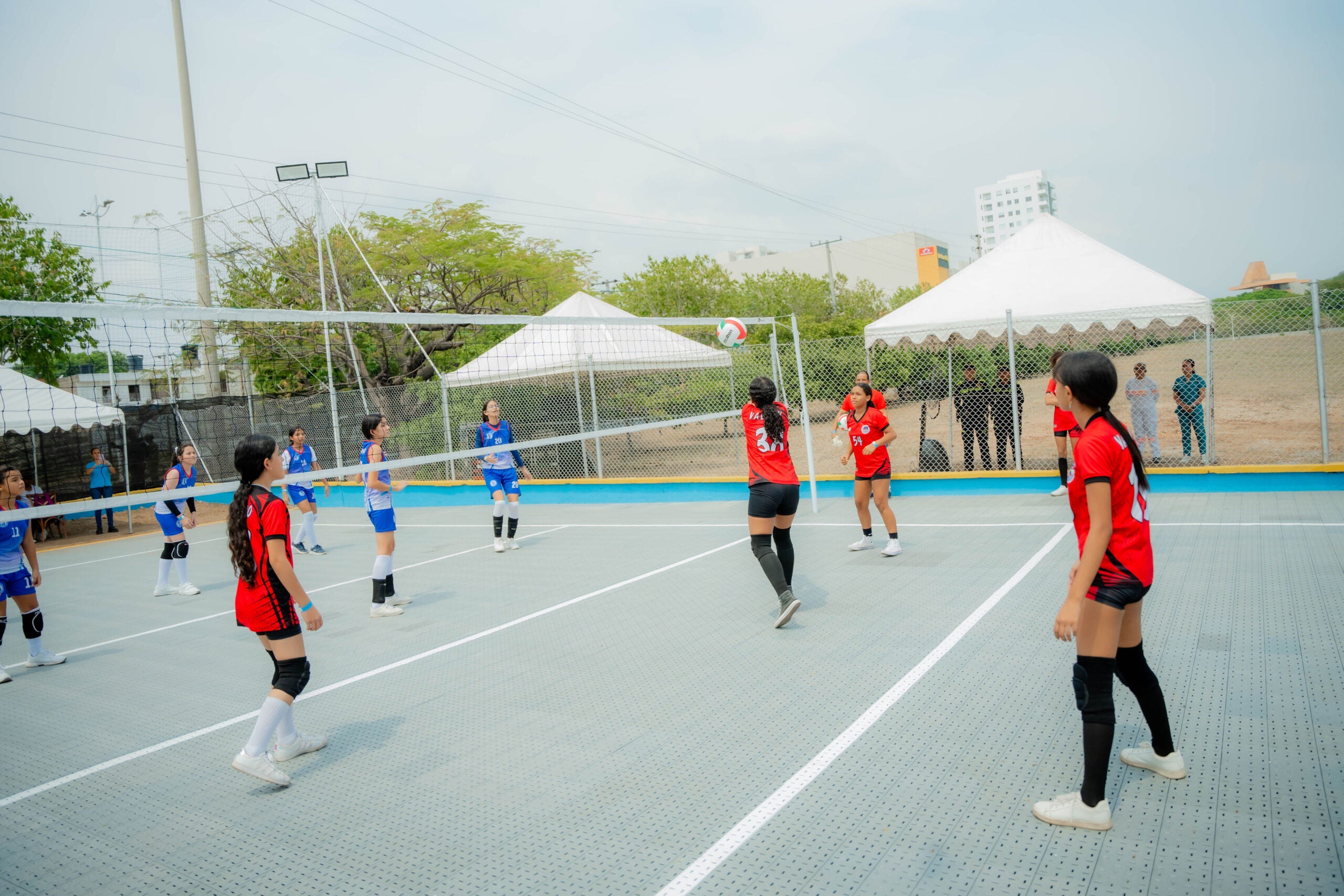 Cancha con envases Tetra Pak