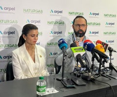 Presidente de Naturgas, Luz Estella Murgas y Ministro de Minas y Energía, Andrés Camacho