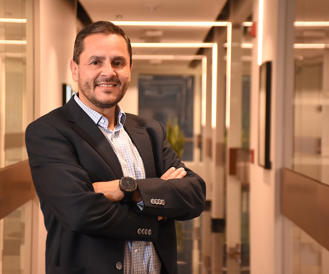 Álvaro Carrillo, presidente de Seguros Bolívar, entidad que hizo logro doble certificación