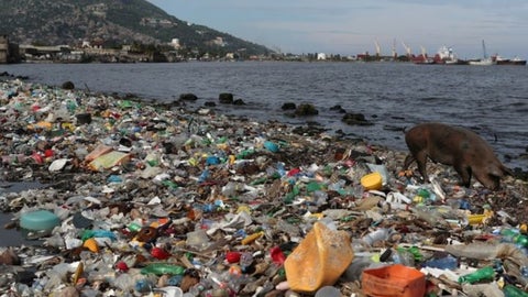 Plásticos en océanos