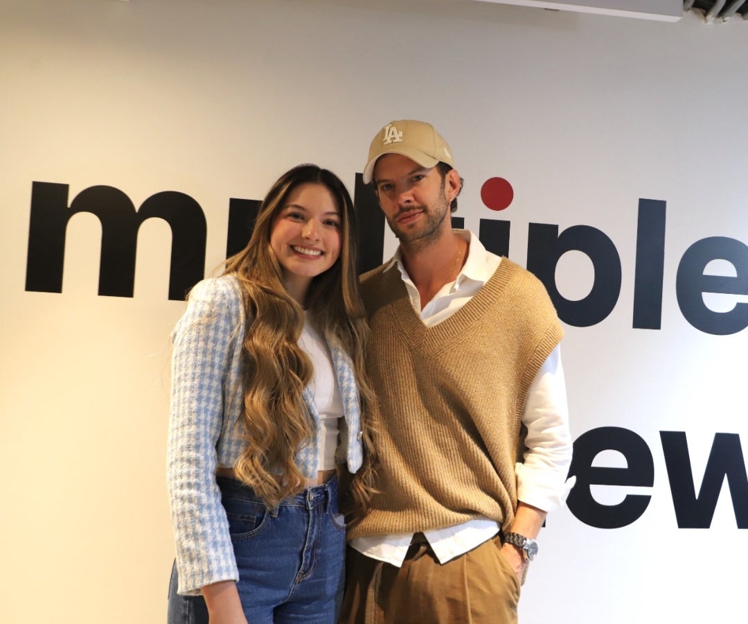 Adriana Cañón, consultora de Influencers de MGC, y el actor Raúl Ocampo.