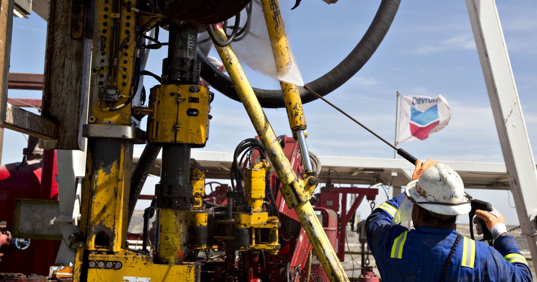 Chevron expande sus operaciones petroleras en Venezuela con un intercambio de activos