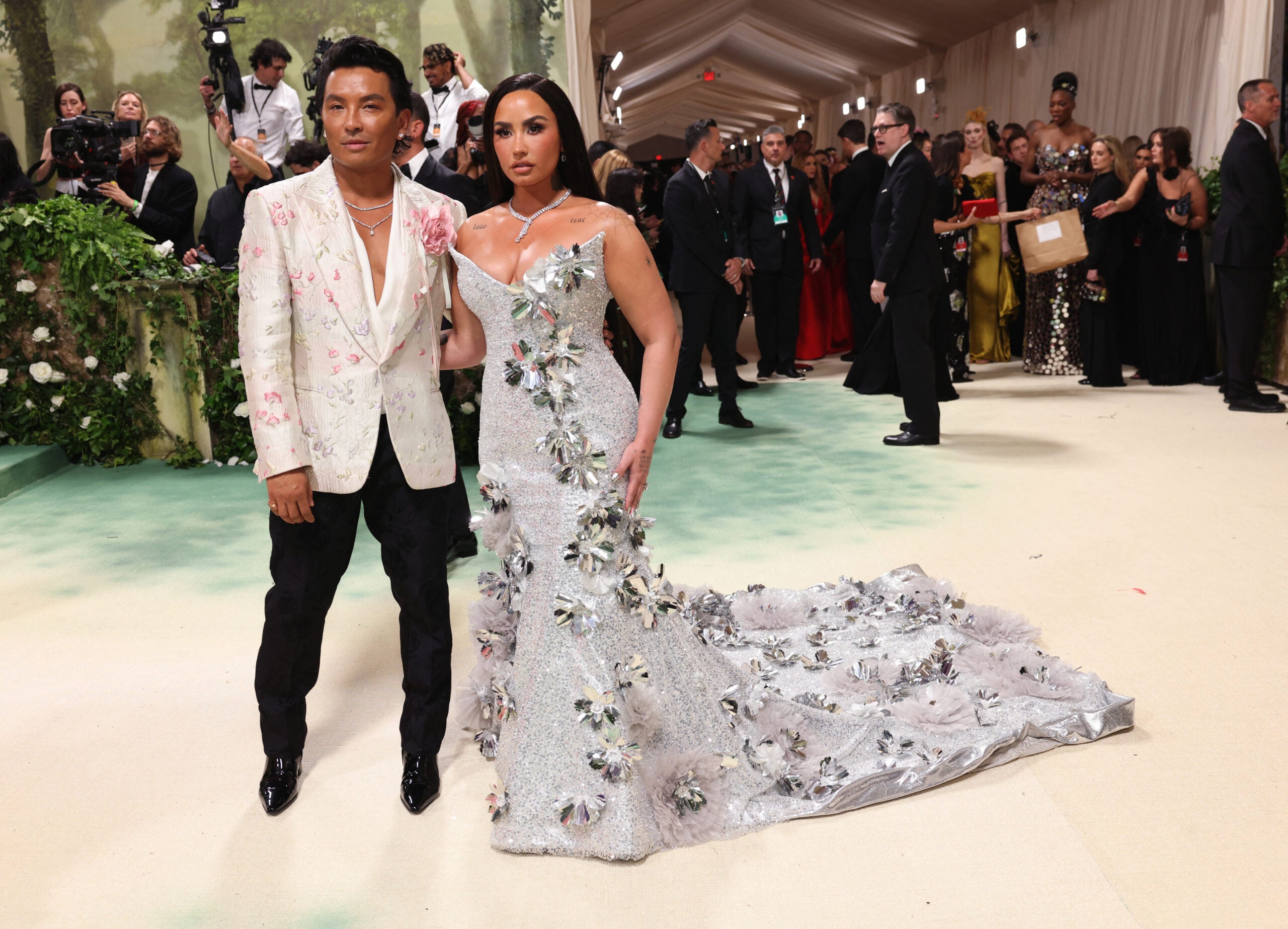 Prabal Gurung y Demi Lovato en la Met Gala 2024