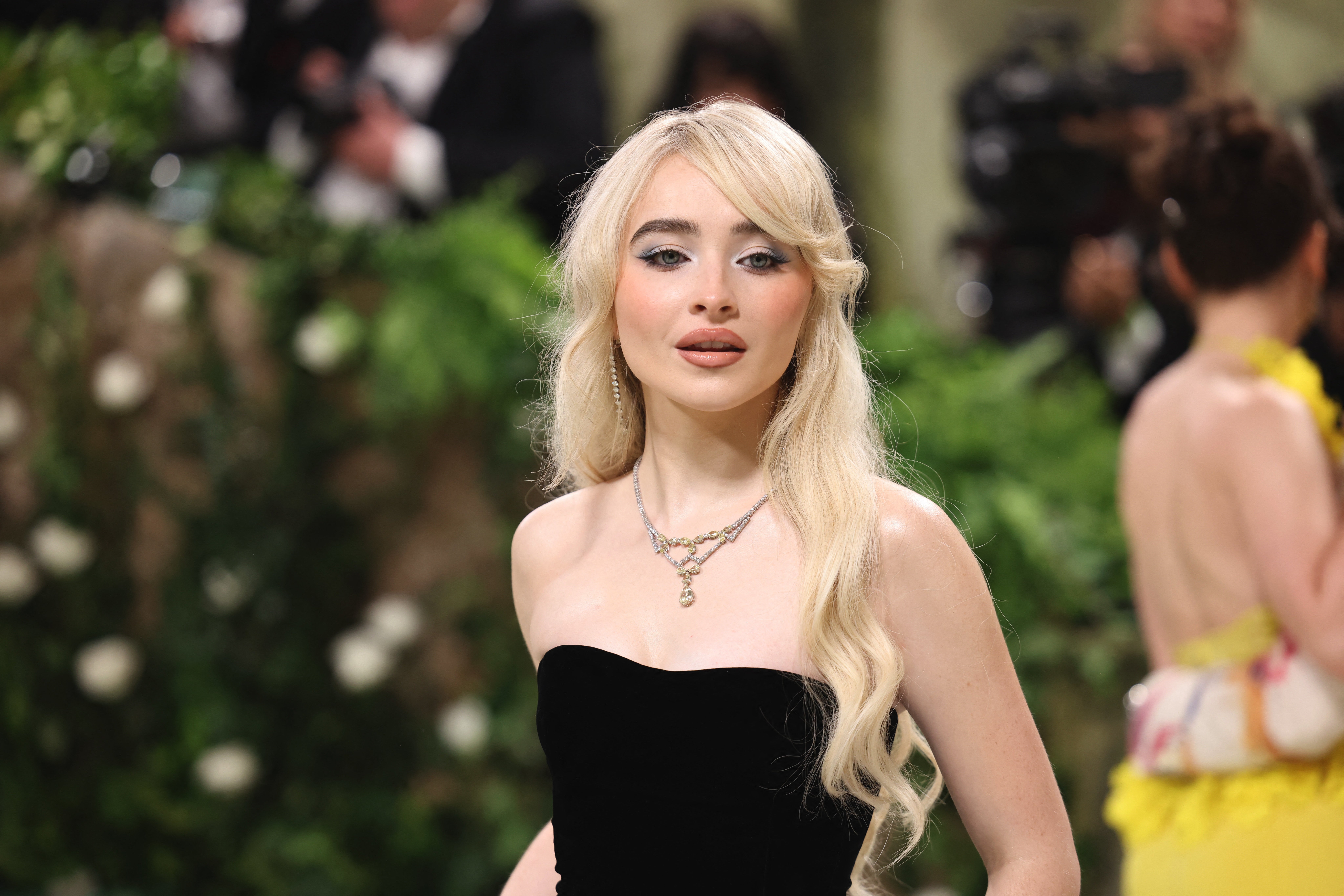 Sabrina Carpenter en la Met Gala 2024