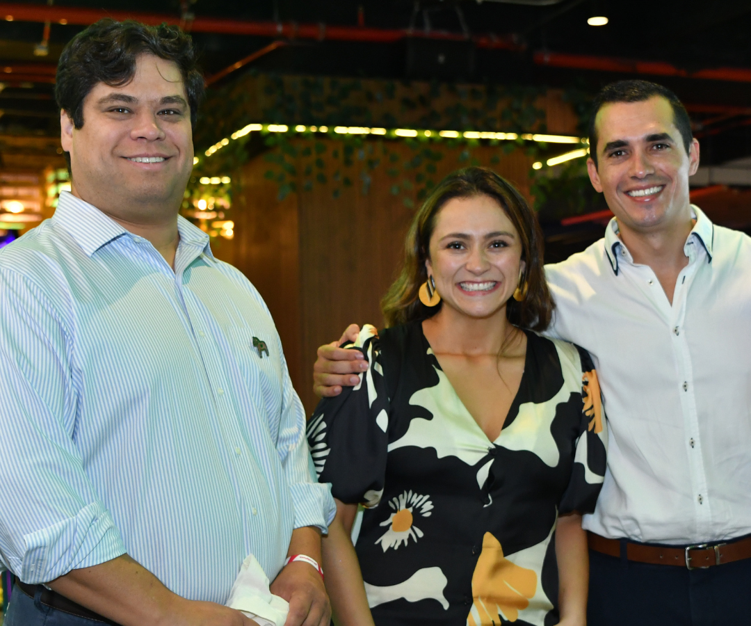 Bernardo Dominichetti, gerente de Portfolio Management de Mallplaza; Daniela González, subgerente Legal Mallplaza Colombia; y Pablo Pulido, gerente División Chile Mallplaza.