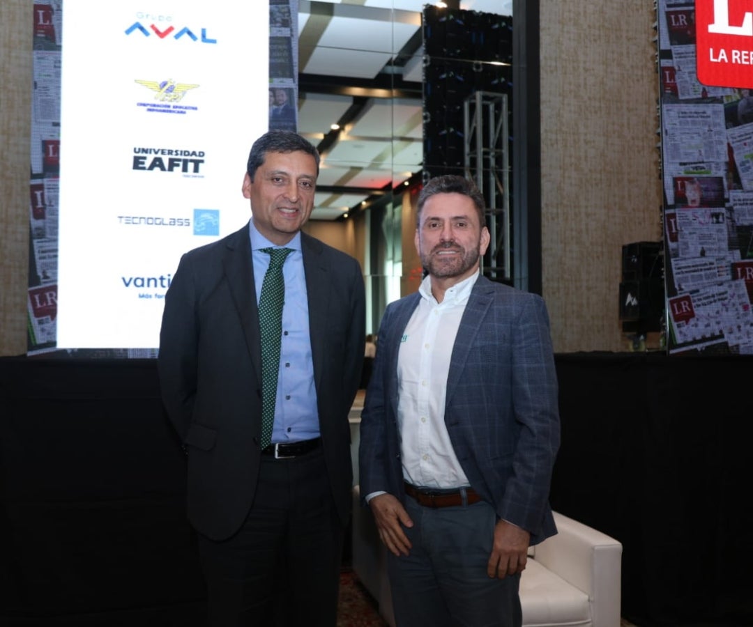 John Jairo Contreras, vicepresidente de Grandes Clientes de Vanti ESP y Fredy Zuleta, gerente general de Enlaza del Grupo Energía Bogotá.