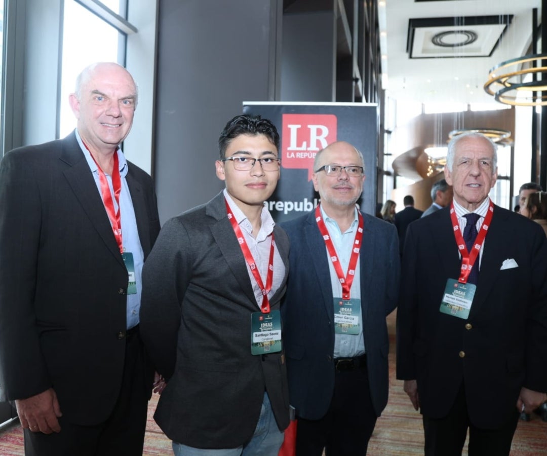 Sergio Gutiérrez, de Cala Analytics; Santiago Sáenz, de Conglonet; César García, de Cg Consultoría; y Hernán Valdivieso, de Valdivieso Consulting.