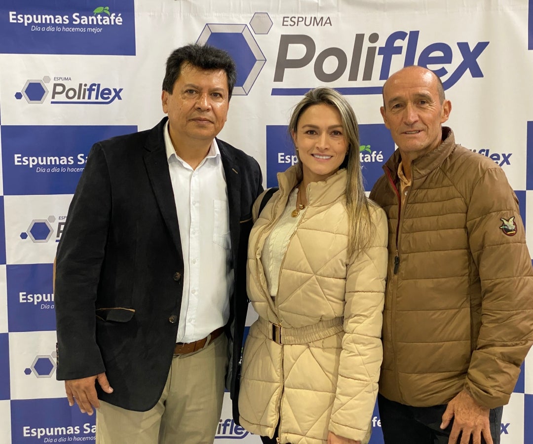 Luis Neira, gerente comercial; Marcela Montoya, gerente administrativa de Espucolmuebles; y Jairo Montoya, gerente general de Espucolmuebles.