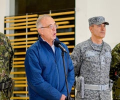 Ministro de Defensa, ván Velásquez