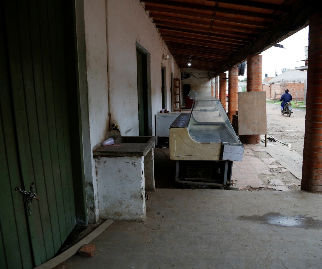 La inflación y la tasa de cambio en Argentina generan un pueblo fantasma en la frontera con Paraguay