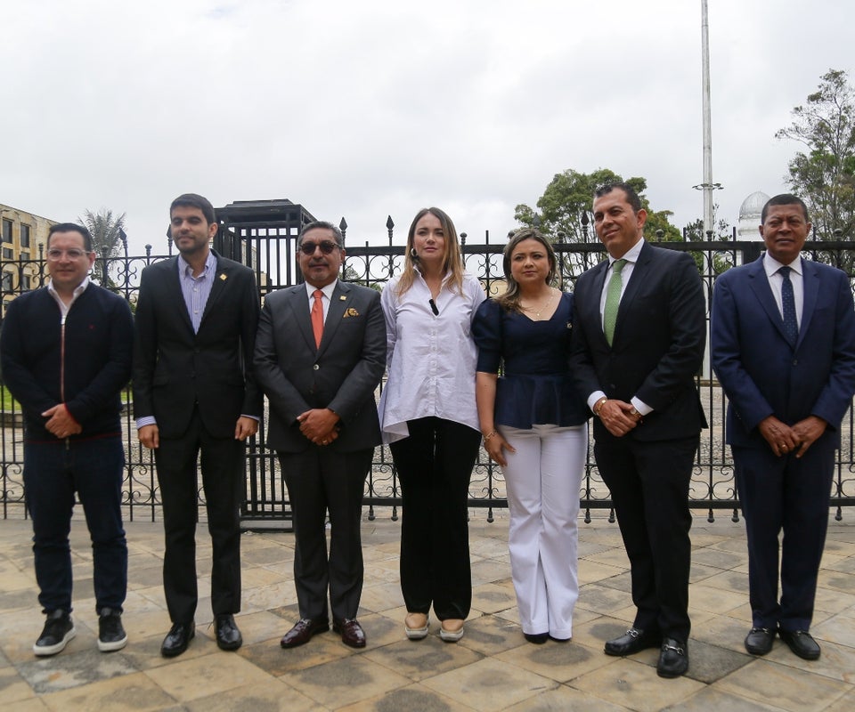 Los representantes de la oposición Hernando González, Óscar Villamizar, Carlos Eduardo Osorio, Herná