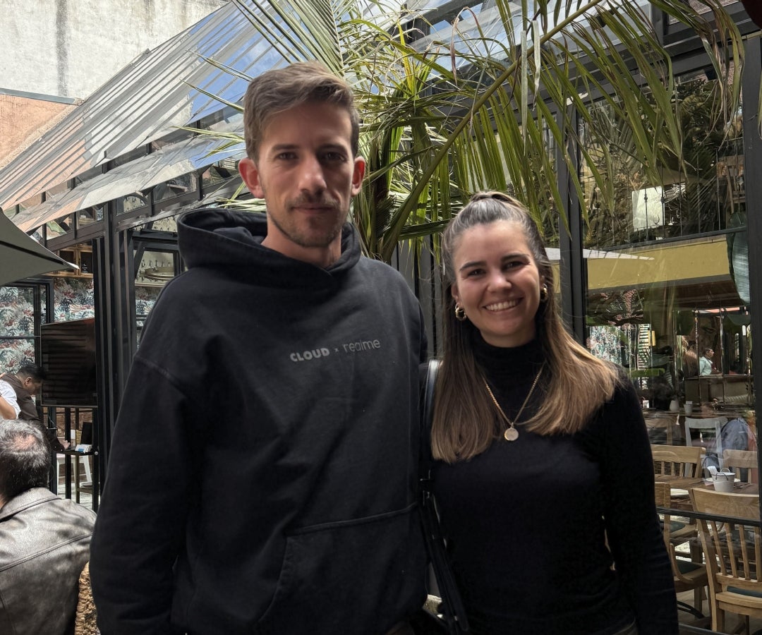 Los creadores de contenido, Juan Felipe Londoño, e Isabela Rivera.