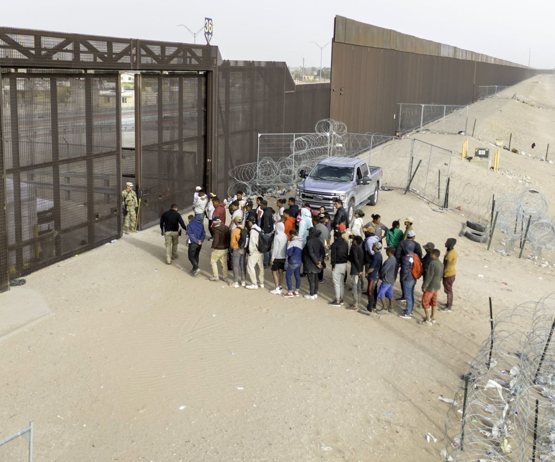AMLO pide deportación directa de migrantes