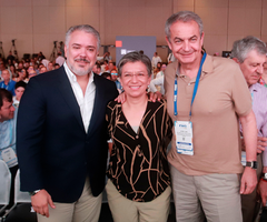 Iván Duque Márquez, expresidente de Colombia; Claudia López, exalcaldesa de Bogotá; y José Luis Rodríguez Zapatero, expresidente del Gobierno de España. Iván Duque Márquez, expresidente de Colombia; Claudia López, exalcaldesa de Bogotá; y José Luis Rodríguez Zapatero, expresidente del Gobierno de España.