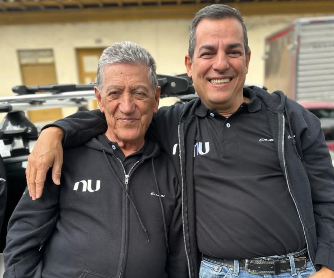 Raúl Mesa, y Gabriel Mesa, directores técnicos del Equipo Nu Colombia.