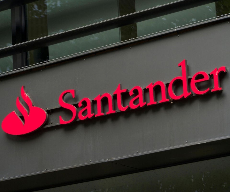 Banco Santander no pudo registrar su marca Titania ante la Superindustria y Comercio