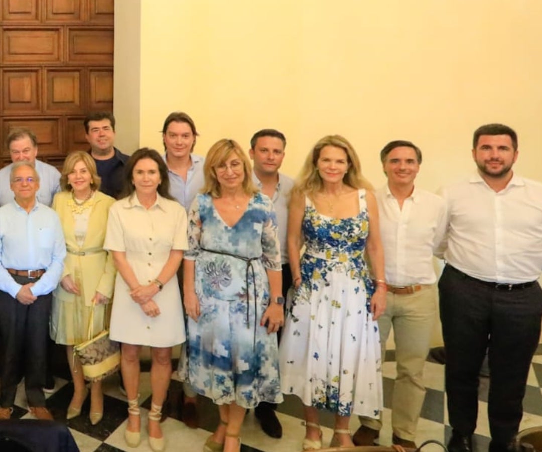 De izquierda a derecha: Jaime Gilinski, presidente del Congreso y presidente del Grupo Gilinski; Ricardo Bonilla, ministro de Hacienda y Crédito Público; Isabel Noboa, presidenta de Nobis; Pedro Haces, senador de México y secretario General de Catem; Paola Luksic, empresaria chilena; Juan Fernández, asesor presidencial para asuntos del sector privado; Núria Vilanova, presidenta de Ceapi; Juan Carlos Mira, vicepresidente Relaciones Corporativas de la Organización Ardila Lülle; Pita de la Vega, empresaria mexicana; Alfonso Gómez Palacio, CEO Telefónica Hispam; y Enrique Riquelme, presidente de Cox-Abengoa.