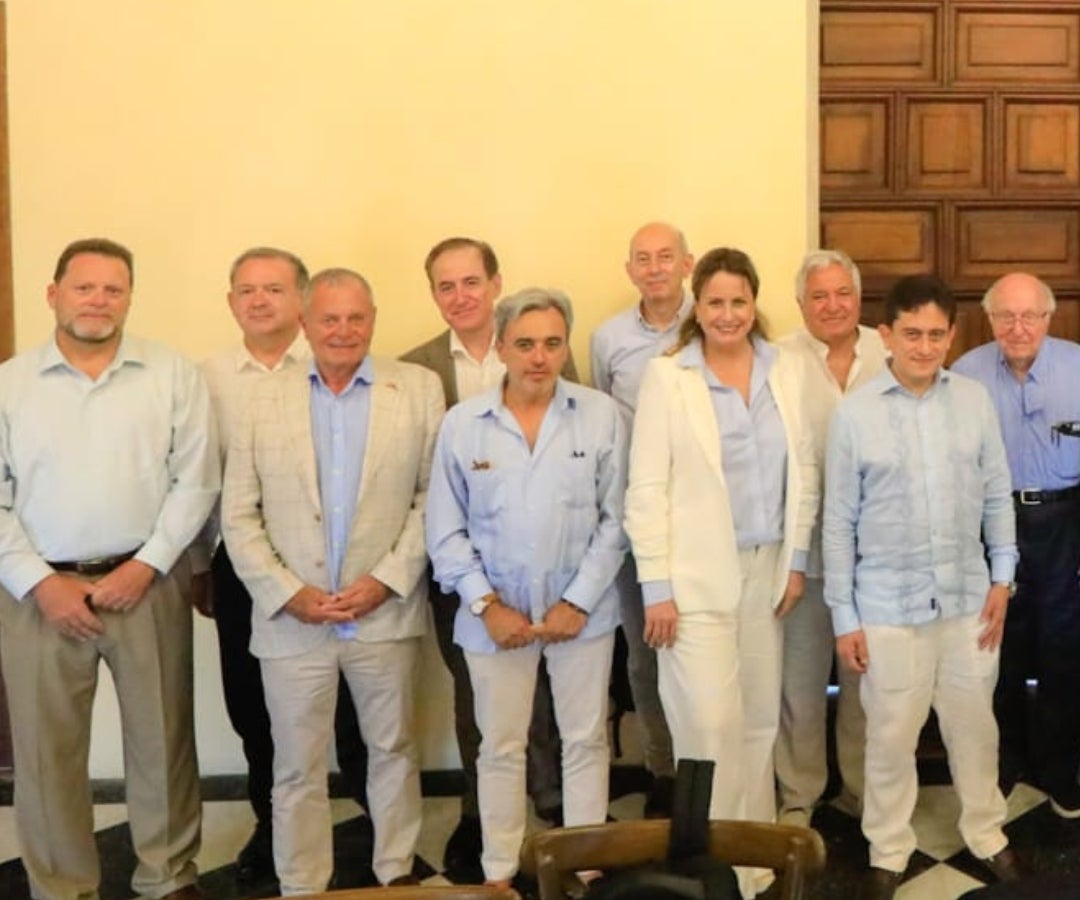 De izquierda a derecha: Ramiro Ortiz, director & chief business officer de Grupo Promérica; Narciso Casado, secretario Permanente Ceib; Oscar Leria, fundador de la Constructora Aconcagu; Antonio Huertas, presidente Mapfre; Manuel Contreras, presidente Azvi; Carlos Ignacio Gallego, presidente de Nutresa; Mireya Blavia de Cisneros, presidente de We Cisneros; Jean Claude Bessudo, presidente de Aviatur; Luis Carlos Reyes Hernández, ministro de Comercio, Industria y Turismo; y Isaac Gilinski, empresario.