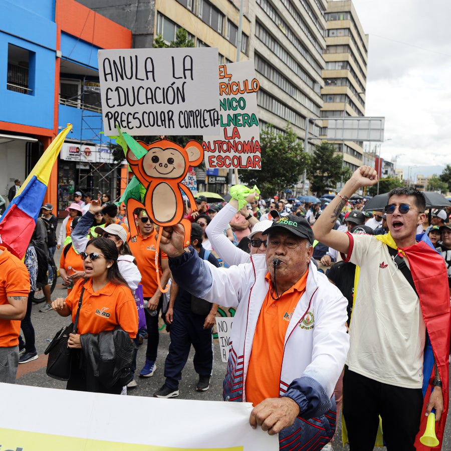 Maestros vuelven a protestar en las calles para exigir caída de reforma ...