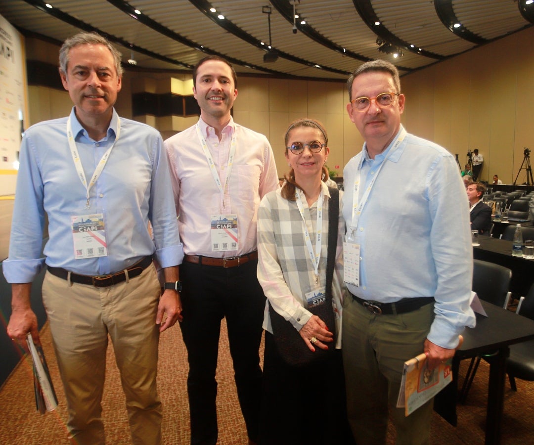 José María Jiménez, CEO de Clarel; Gabriel González, vicepresidente Coquecol; María del Pilar Gil, directiva en CEO Clarel; y Otto Giraldo, miembro junta directiva de Coquecol.