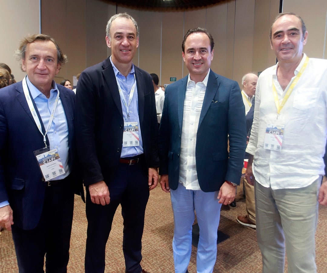 Ignacio Santa María, socio fundador de Appia; Juán José del Río, CEO de Inder; Ricardo Jara, CEO en Real Time; y Rodrigo De la Mota, director general de Ceapi.