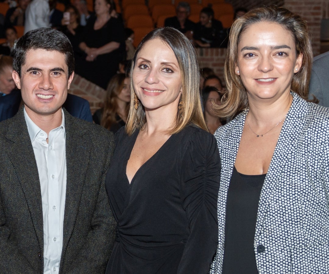 Alejandro Chaves, director de operaciones de Ikea Colombia; Diana David, fulfillment manager de Ikea Colombia; y Patricia Mazuera, gerente de área central de Ikea Colombia.
