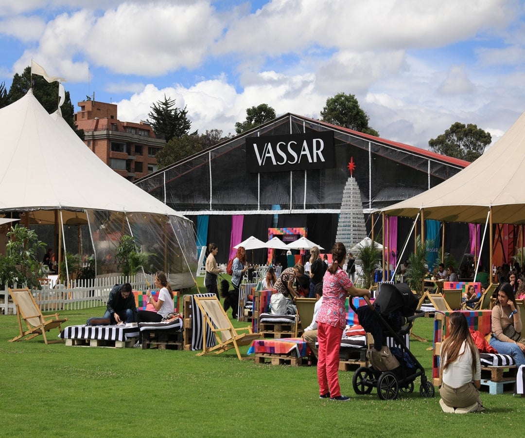 Feria Vassar impulsa la economía en el país, apoyando a más de 1.500 emprendedores
