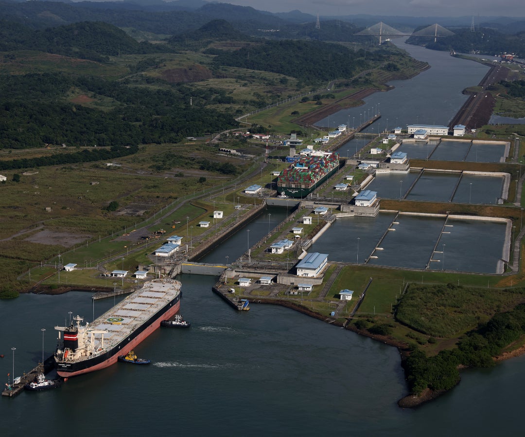 Canal de Panamá aumenta nuevamente espacios de reserva de esclusas