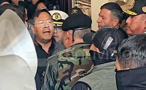 Medios locales reportaron el encuentro entre el presidente boliviano, Luis Arce y el ex general Juan José Zúñiga, quien lideró el intento de golpe.
