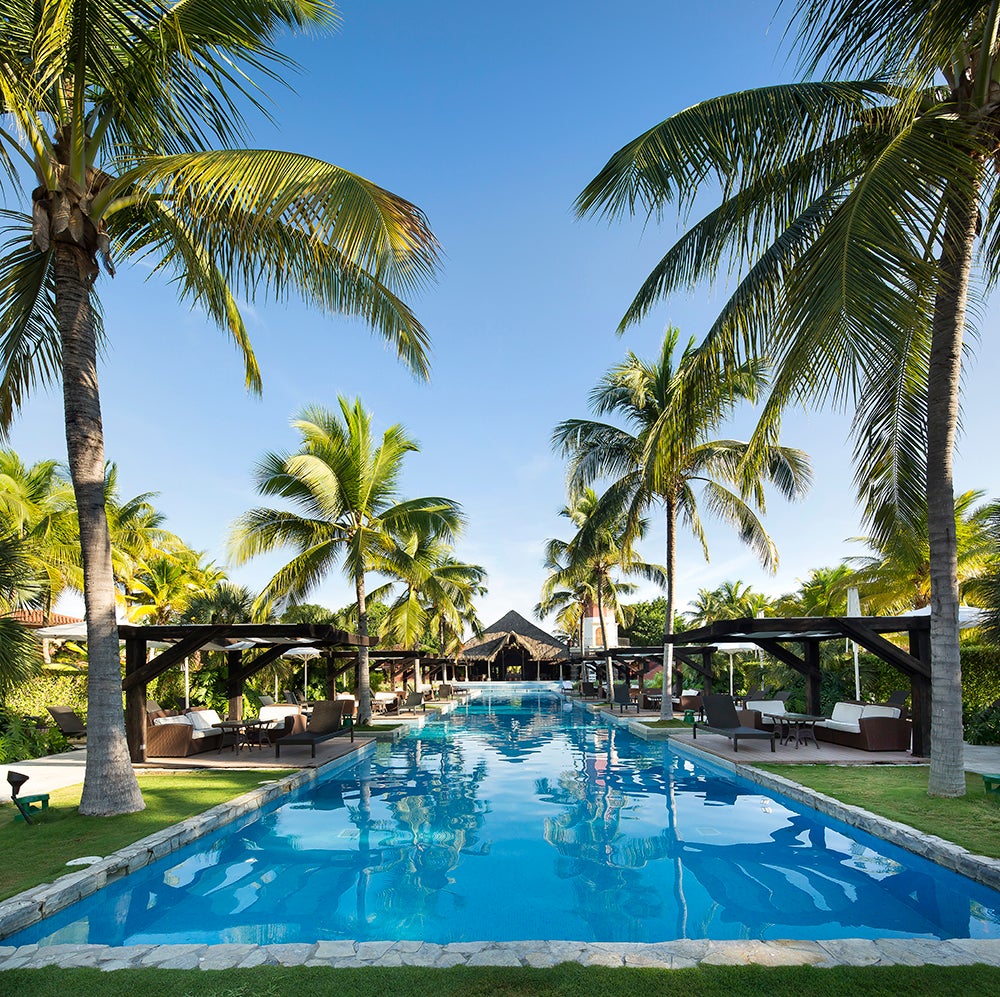 Una de las 11 piscinas que tiene el lugar, el cual finaliza con un camino hasta su playa privada que deja ver el Océano Pacífico 