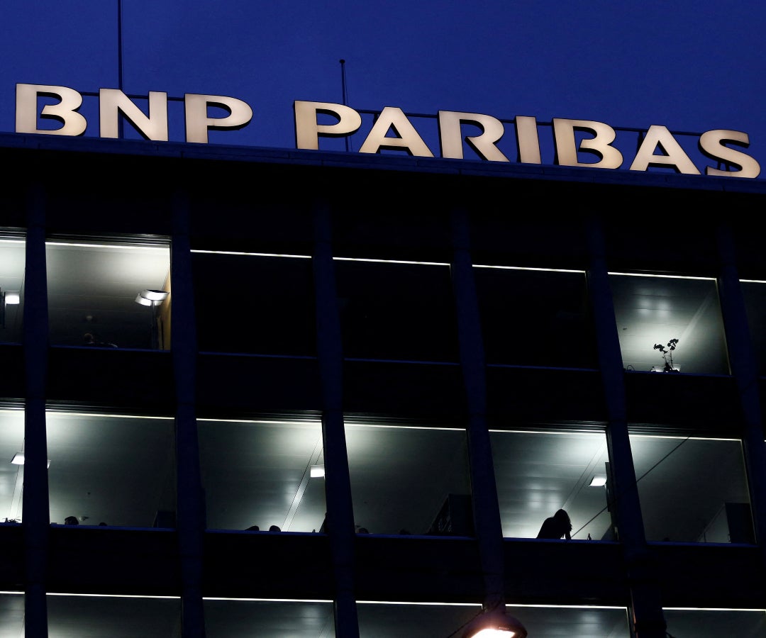 BNP Paribas y AXA consideran combinación de gestores de activos