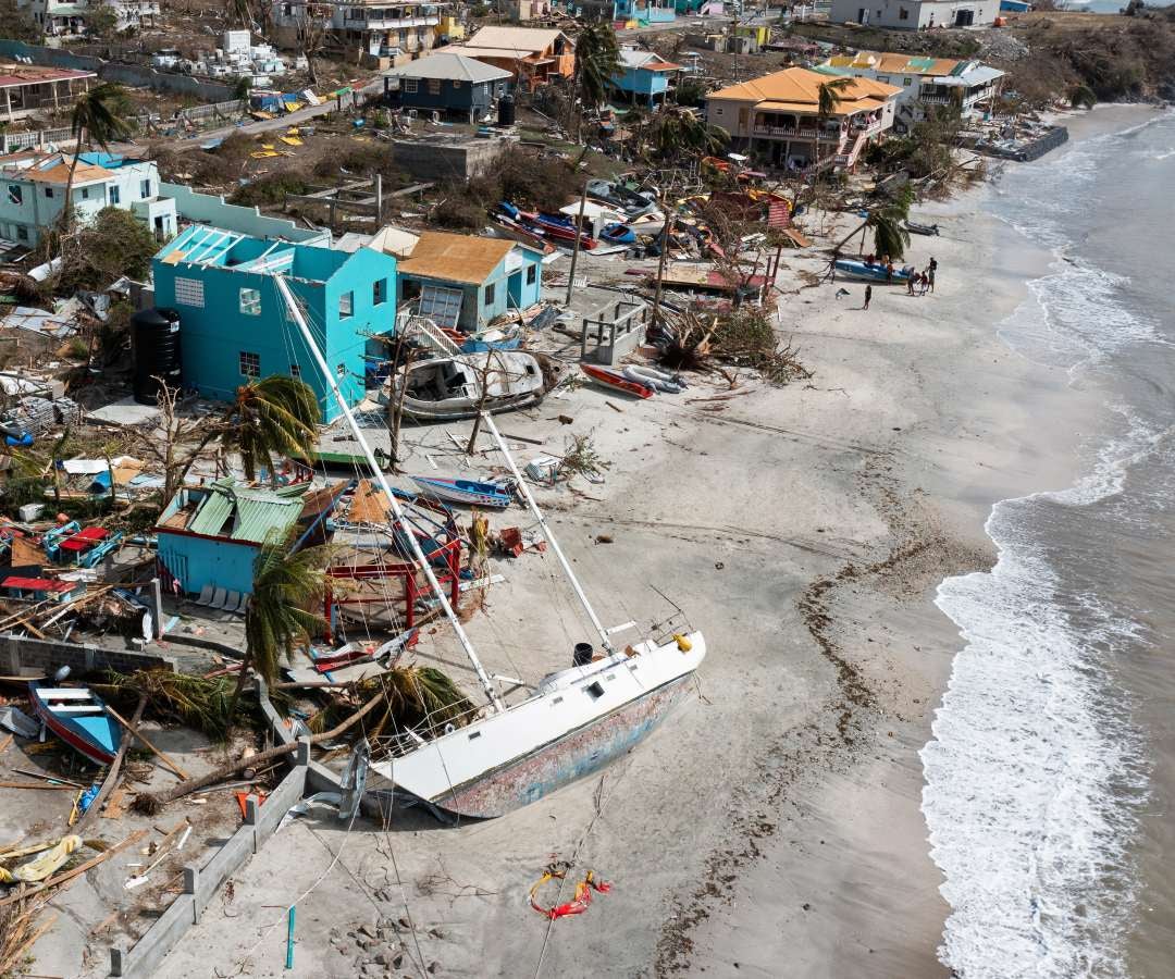 Casas destrozadas por el huracán tras su paso por el Caribe entre el 3 y 4 de julio