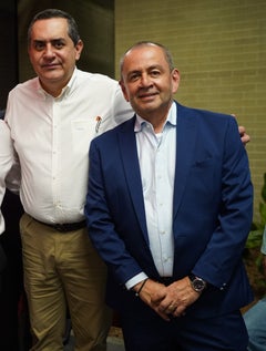 Raúl Cardona González, alcalde del municipio de Envigado en el periodo de 2024-2027; Jorge Arboleda, Arrendamientos Aburrá sur, empresa líder en el sector inmobiliario. Raúl Cardona González, alcalde del municipio de Envigado en el periodo de 2024-2027; Jorge Arboleda, Arrendamientos Aburrá sur, empresa líder en el sector inmobiliario.