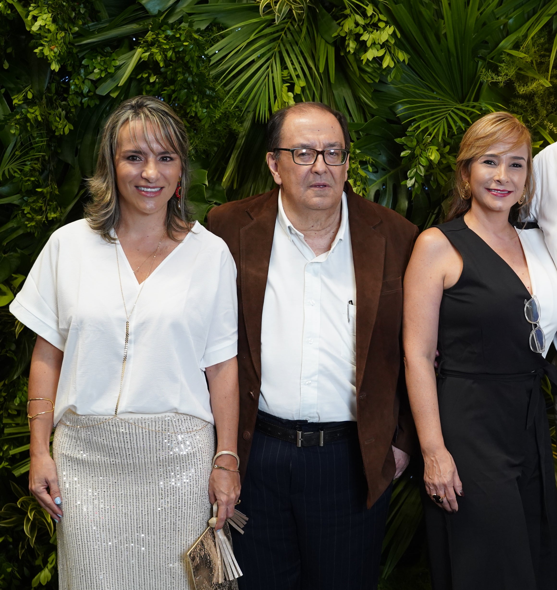 Paula López Arango, socia Arrendamientos Envigado, empresa Inmobiliaria; Aurelio Vélez, miembro de la junta directiva de Arrendamientos Envigado; Margarita López Arango, gerente AE.