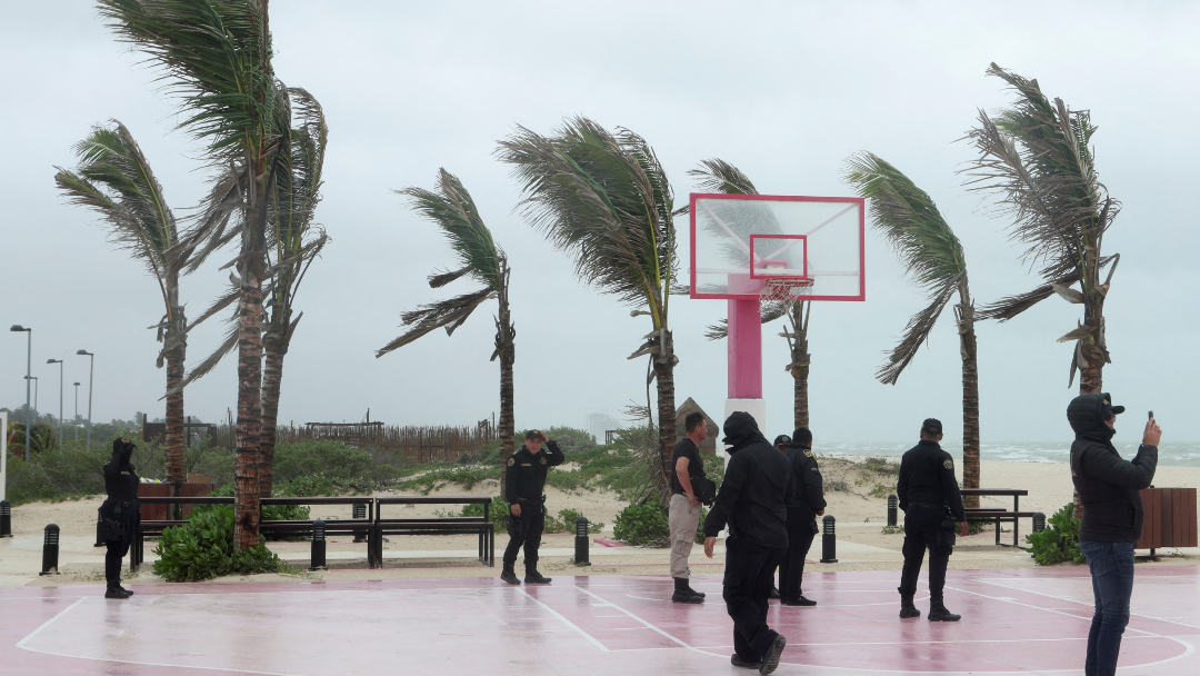 Tormenta Beryl en una costa mexicana (1)