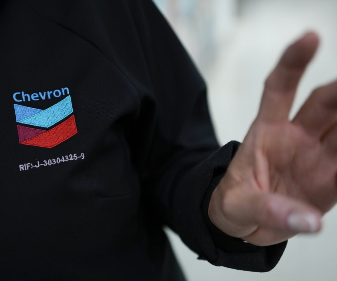 FTC pospondrá adquisición de Chevron sobre Hess