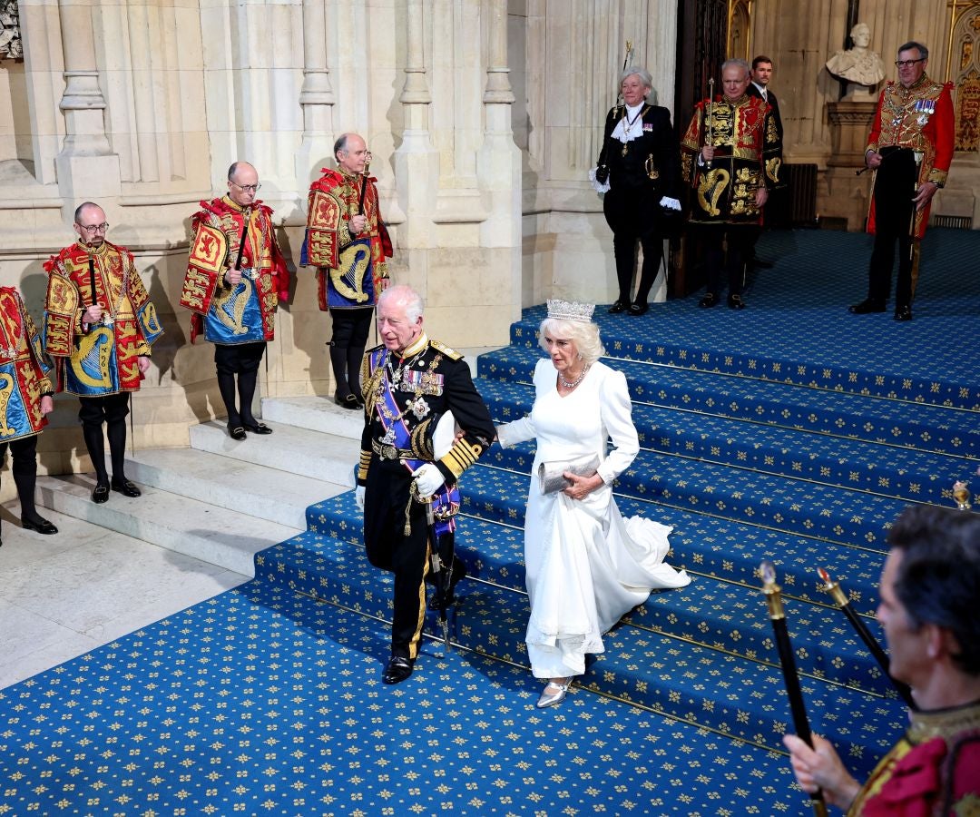 Rey Carlos en apertura de nuevo parlamento