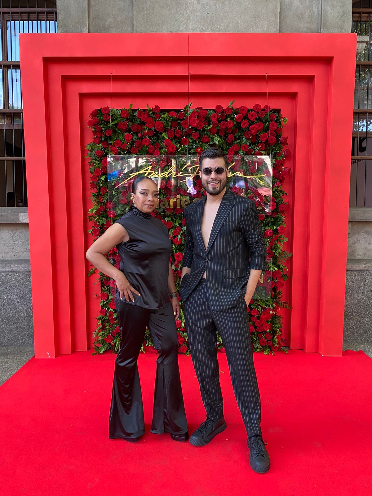 Los decoradores de pasarela, Juan Pablo Álvarez, y Sol Rentería.