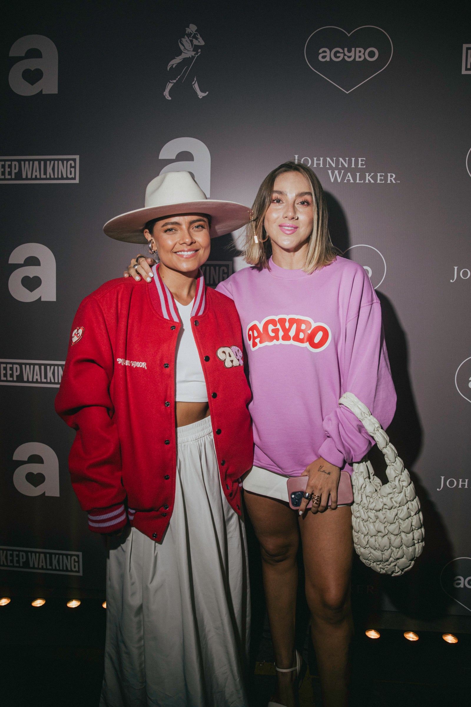 Andrea Agudelo, influenciadora de moda, y Nicole Romero, creadora de contenido.