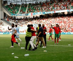 La seguridad en los Juegos Olímpicos será reforzada tras invasión del campo de juego La seguridad en los Juegos Olímpicos será reforzada tras invasión del campo de juego