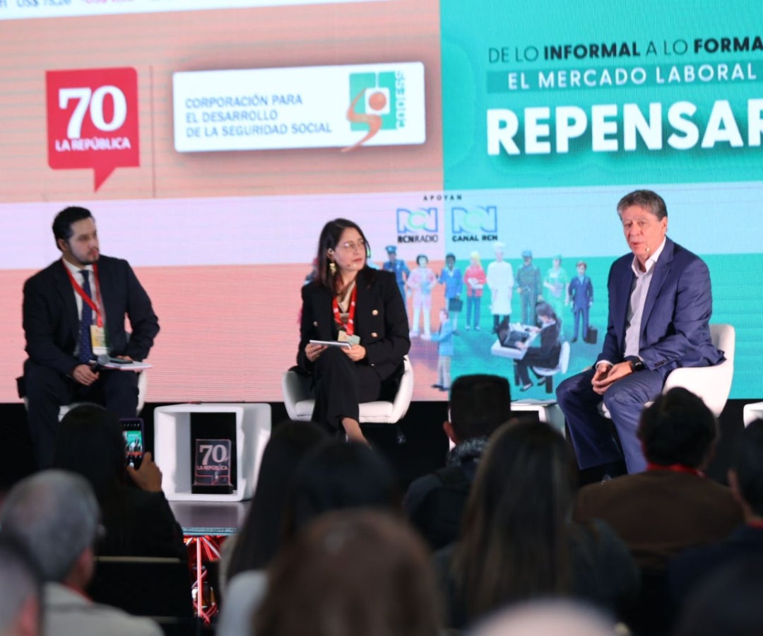 Vista general del panel sobre informalidad en el Foro LR "De lo informal a lo formal: repensar el mercado laboral"