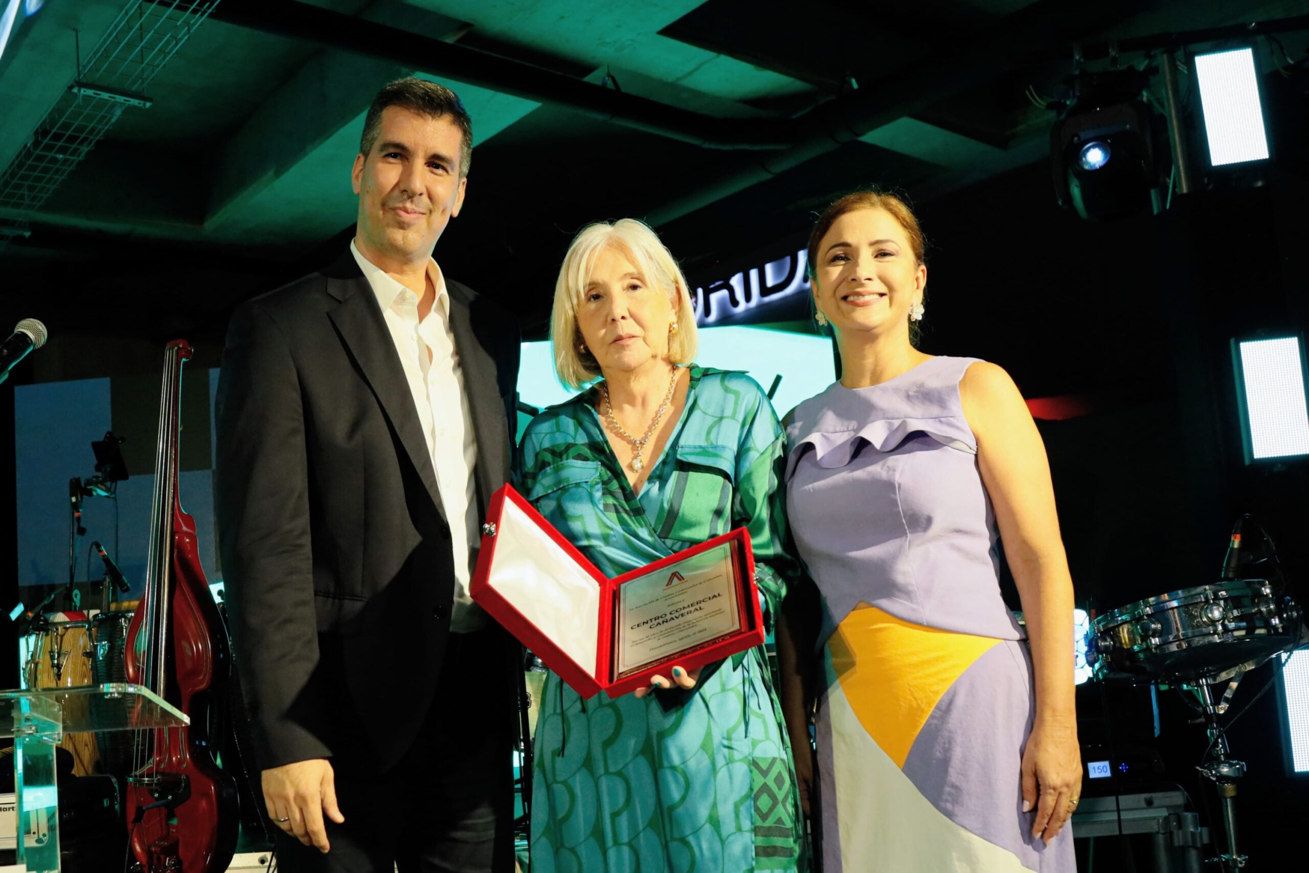 Carlos Hernán Betancourt, director ejecutivo de Acecolombia; Patricia Acevedo Silva, presidenta del Consejo de Administración de Cañaveral; y Martha Leyder Bautista, gerente generalde Cañaveral.