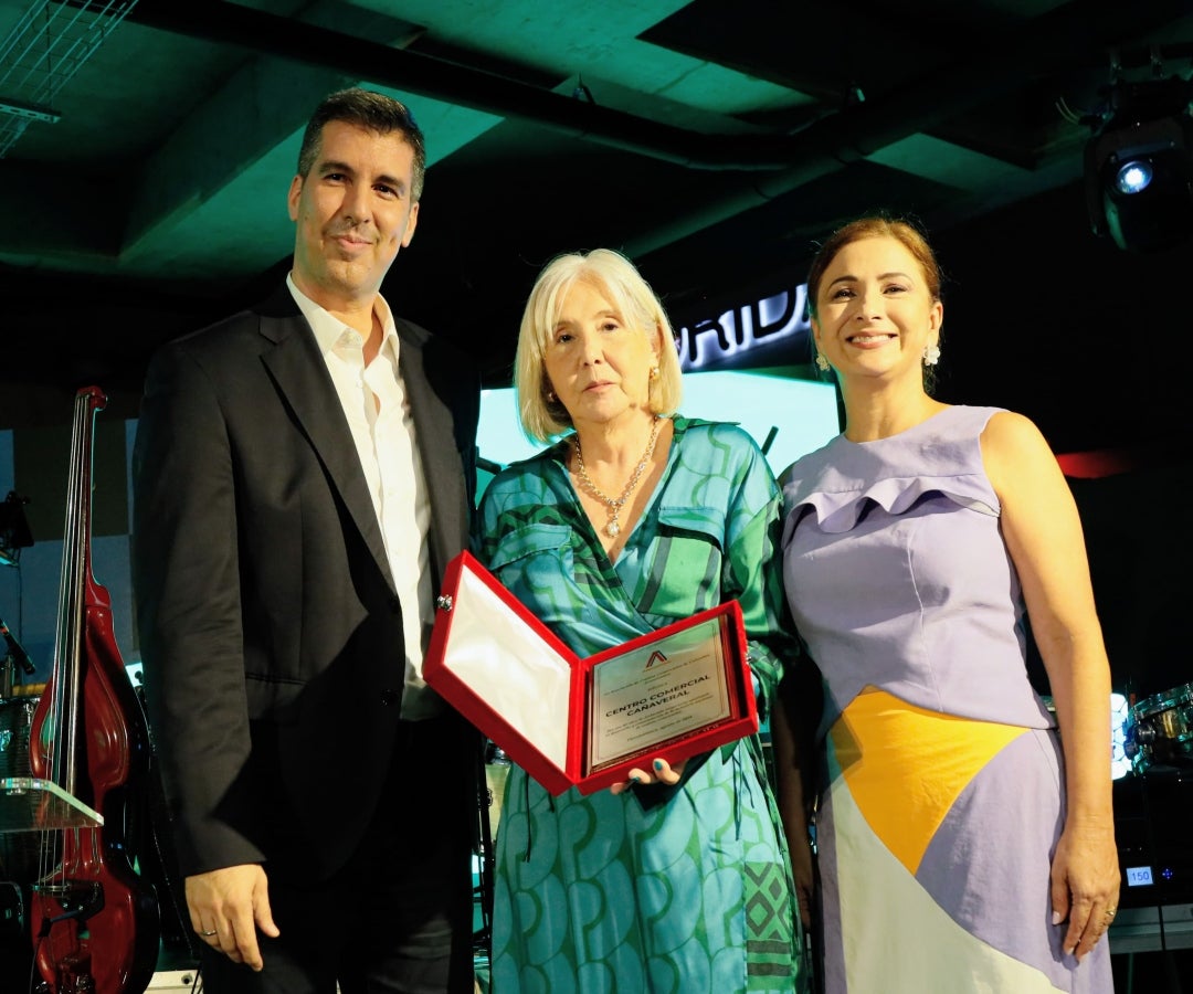 Carlos Hernán Betancourt, director ejecutivo de Acecolombia; Patricia Acevedo Silva, presidenta del Consejo de Administración de Cañaveral; y Martha Leyder Bautista, gerente generalde Cañaveral.