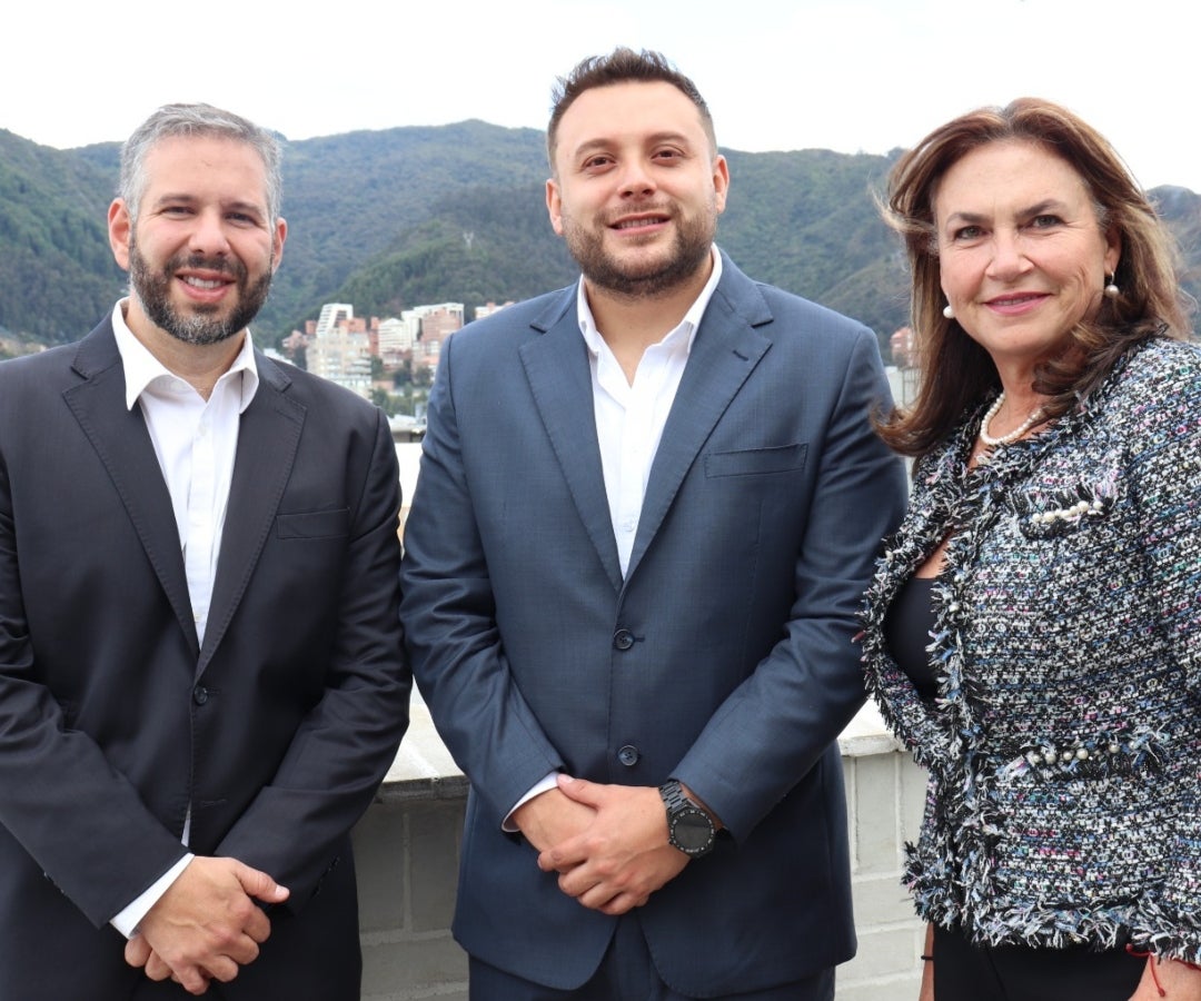 Enrique Del Real, Acting Partner de Global Corporate Advisory en Crowe Colombia; Juan Carlos Aguilar CEO de Key Capital; y Lía Heenan, Socio Director de Global Corporate Advisory en Crowe Colombia