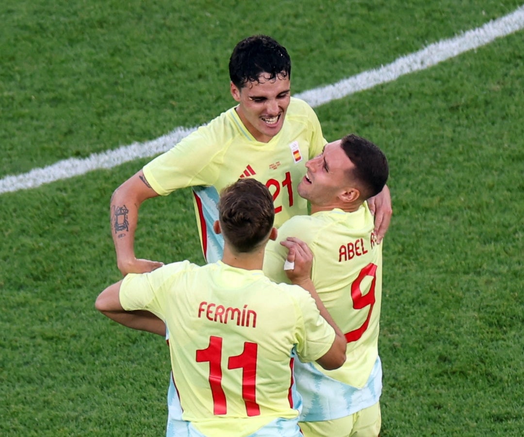 España gana la medalla de oro en fútbol masculino a Francia en tiempo extra por 5-3