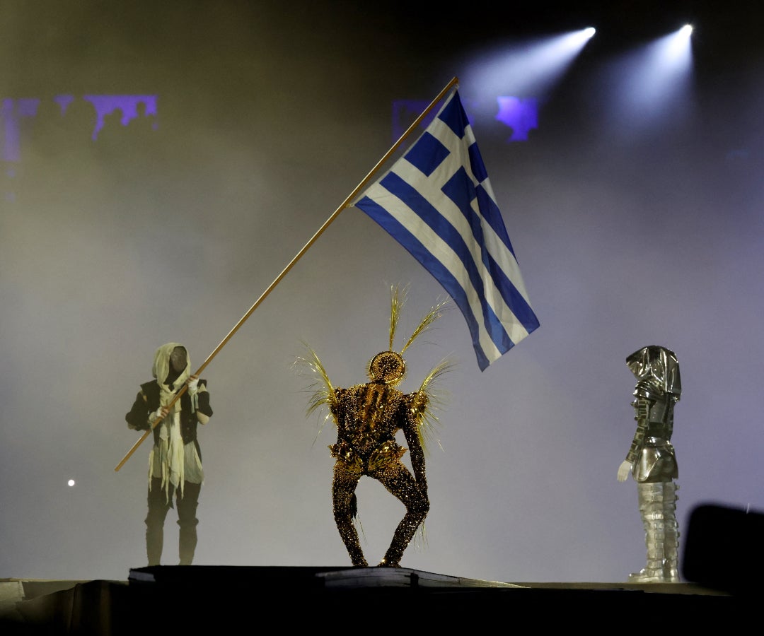 Viajero dorado en la clausura de los Olímpicos