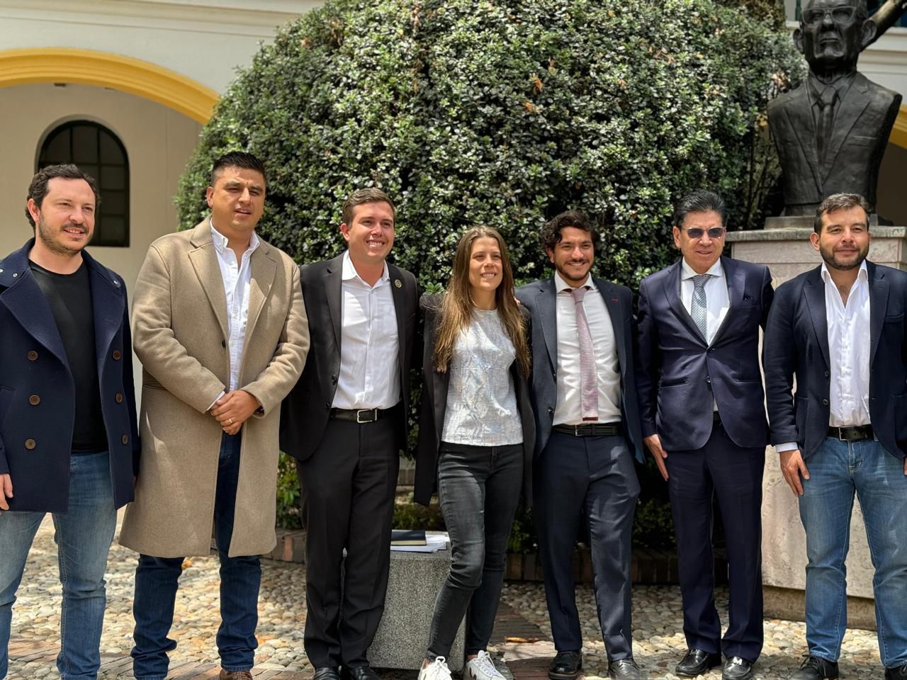 Concejales firmantes de la carta de regulación de plataformas de transporte