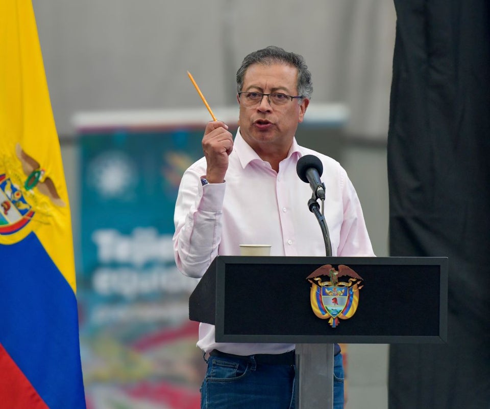 Gustavo Petro propone modificar el escudo