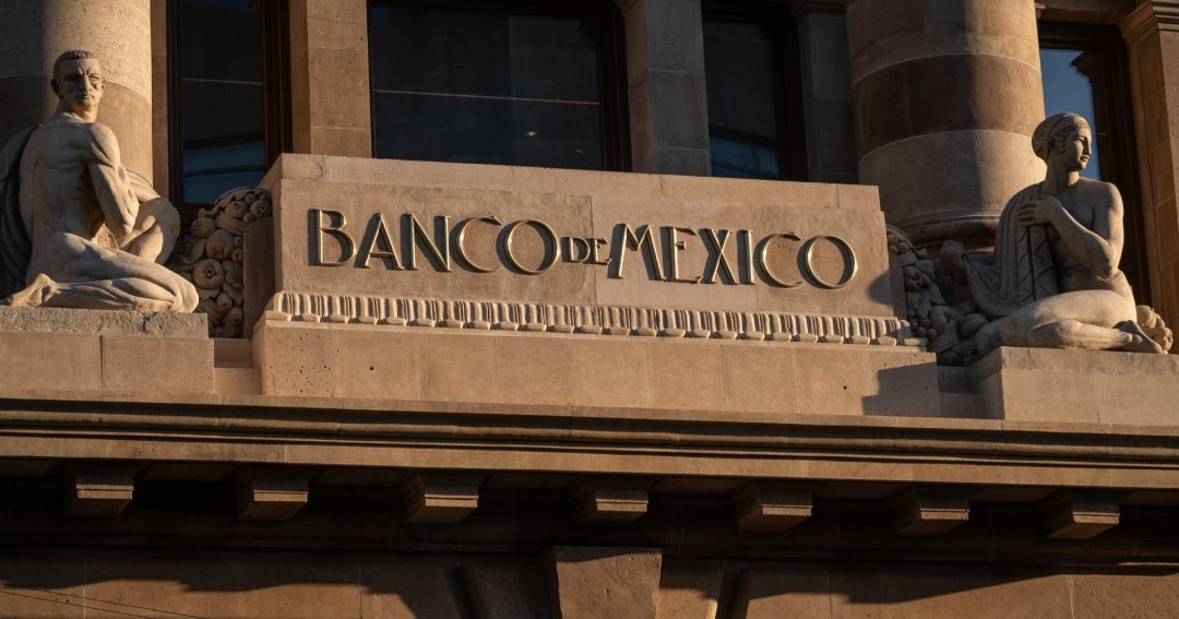 Minutas revelan desacuerdos en el Banco de México sobre inflación e impacto de la guerra