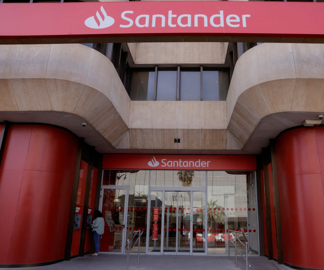 Santander planea expansión en Miami Dubái